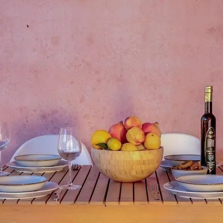 Ferienhaus Antique Villa, Casa Rosa - 3 Bed, 2 Bath With Pool