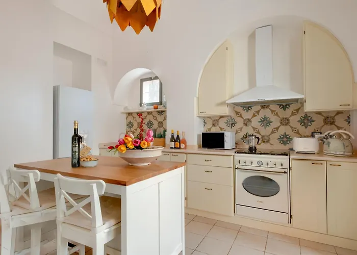 Antique Villa, Casa Rosa - 3 Bed, 2 Bath With Pool *